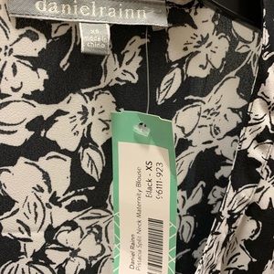 Daniel Rainn Pistacia maternity top split neck XS